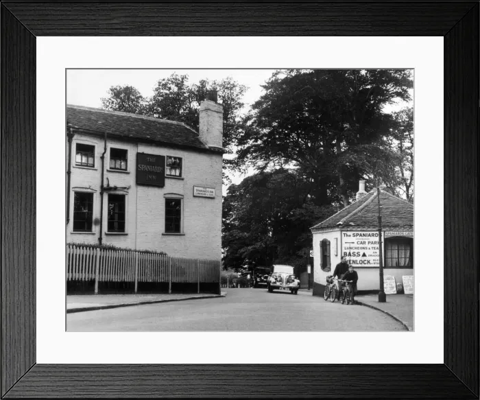 Framed Print : The Spaniards Inn, Hampstead Heath, London, historic watering hole of the famous Framed Print : The Spaniards Inn, Hampstead Heath, London, historic watering hole of the famous