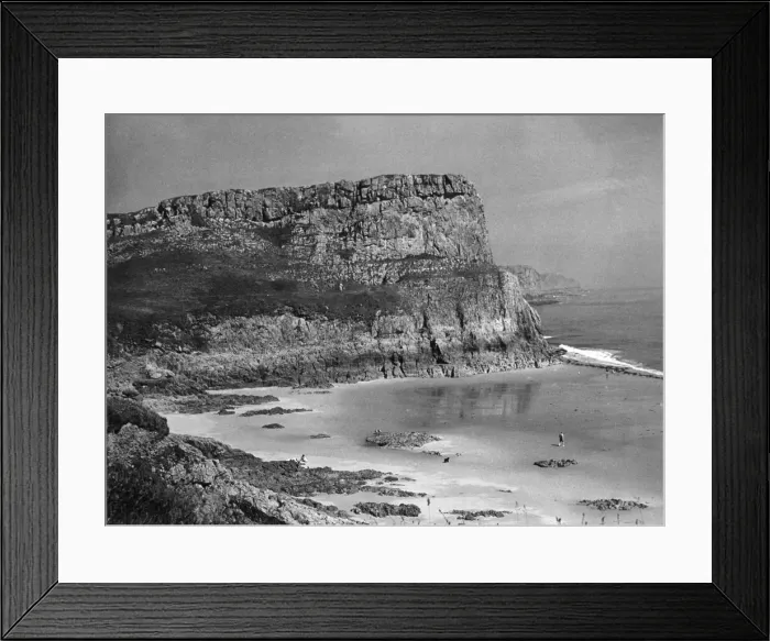 Framed Print : A lovely view of Mewslade Bay, Rhossili, Gower Peninsula, Wales. Date: 1950s Framed Print : A lovely view of Mewslade Bay, Rhossili, Gower Peninsula, Wales. Date: 1950s