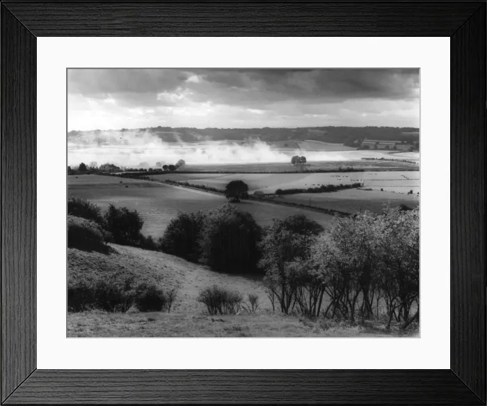 Framed Print : Burning off wheat stubble at Dagnall, a fine view seen from the Downs at Whipsnade Framed Print : Burning off wheat stubble at Dagnall, a fine view seen from the Downs at Whipsnade