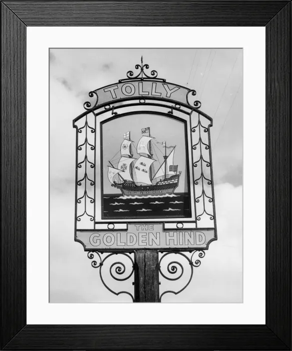 Framed Print : The Golden Hind inn sign, at Cambridge, Cambridgeshire, England Framed Print : The Golden Hind inn sign, at Cambridge, Cambridgeshire, England