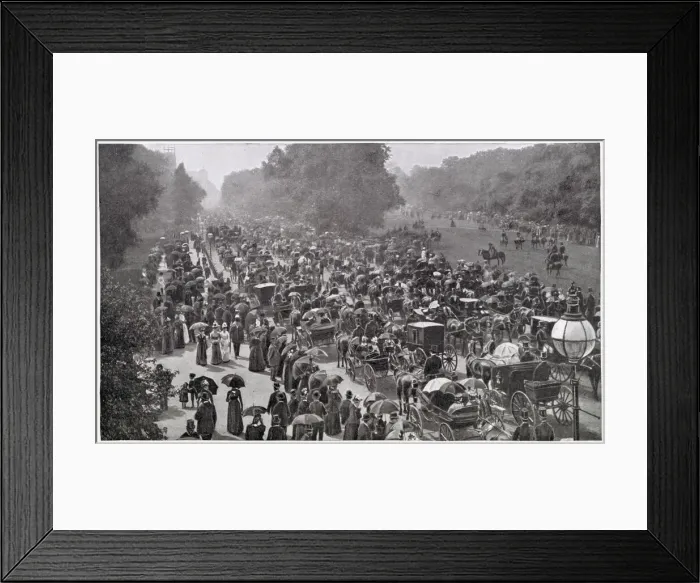 Framed Print : Carriages driving along the south side of Hyde Park, central London. Date: 1900 Framed Print : Carriages driving along the south side of Hyde Park, central London. Date: 1900