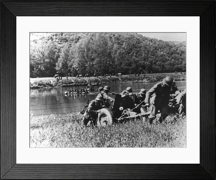 Framed Print : troops crossing river during World War II Date: 1939-1945 Framed Print : troops crossing river during World War II Date: 1939-1945