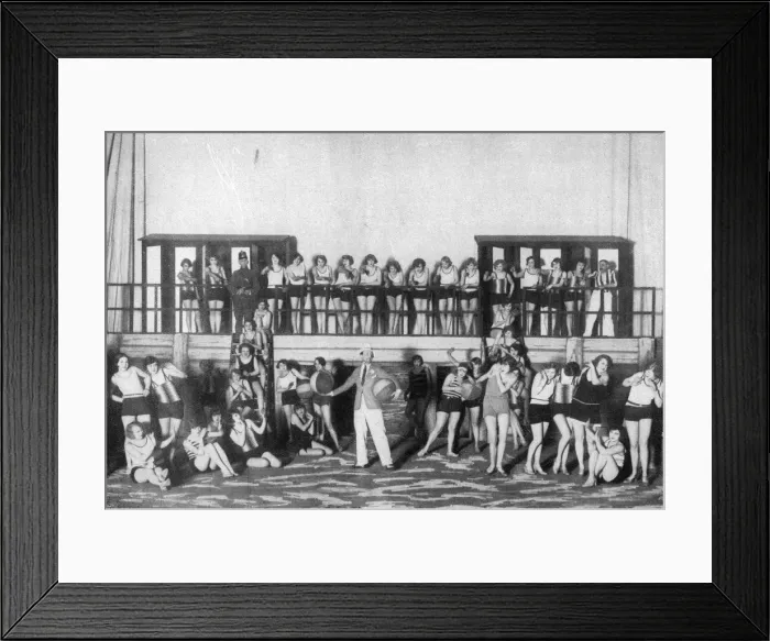 Framed Print : A swimming pool scene from James Kleins Zieh Dich Aus (Undress Yourself) Framed Print : A swimming pool scene from James Kleins Zieh Dich Aus (Undress Yourself)