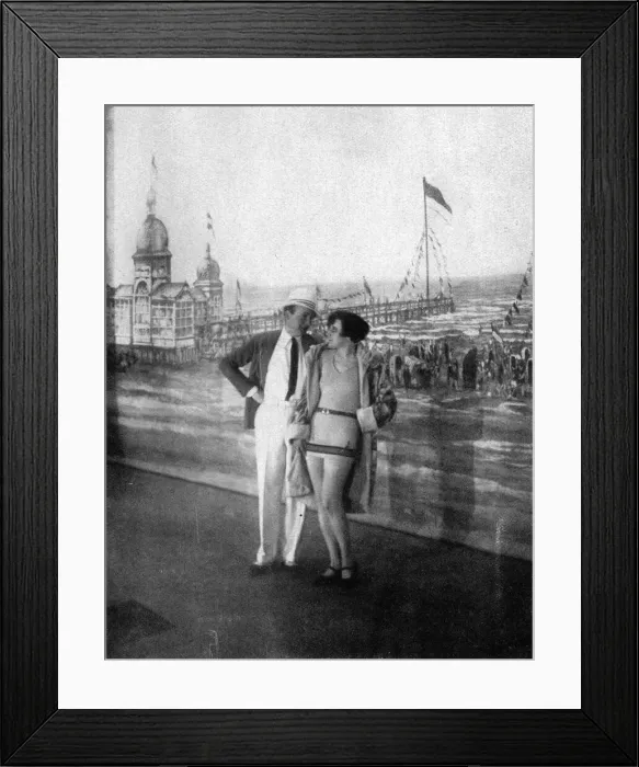 Framed Print : A scene from James Klein sZieh Dich Aus (Undress Yourself), Komische Oper, Berlin Framed Print : A scene from James Klein sZieh Dich Aus (Undress Yourself), Komische Oper, Berlin