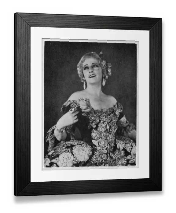 Framed Print : Rina de Liguoro, an Italian Countess in a scene from the film Casanova (1927 Framed Print : Rina de Liguoro, an Italian Countess in a scene from the film Casanova (1927