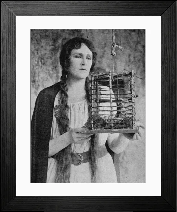 Framed Print : A scene from the Stoll film Boadicea (1927) with Phyllis Neilson-Terry Date: 1927 Framed Print : A scene from the Stoll film Boadicea (1927) with Phyllis Neilson-Terry Date: 1927