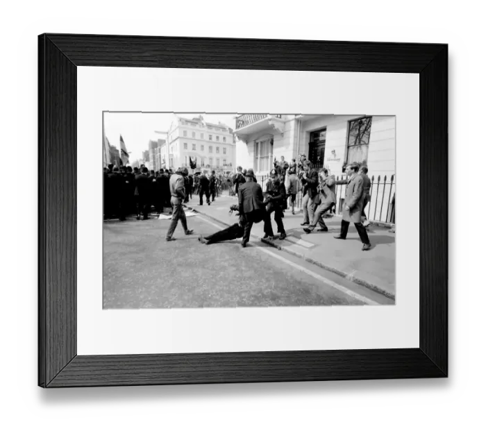 Framed Print : Demonstration in Chesham Place, Belgravia, London, with a struggle between protesters Framed Print : Demonstration in Chesham Place, Belgravia, London, with a struggle between protesters