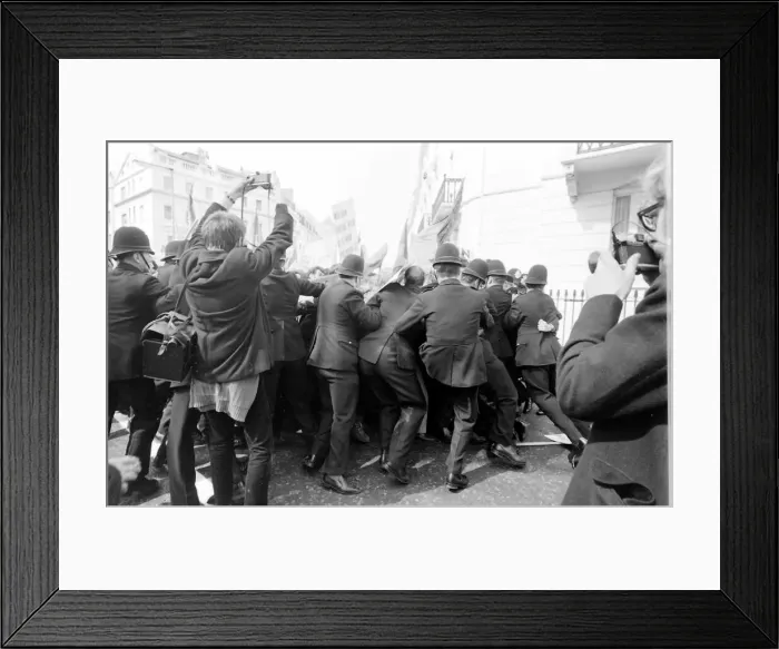 Framed Print : Demonstration in Chesham Place, Belgravia, London, with a struggle between protesters Framed Print : Demonstration in Chesham Place, Belgravia, London, with a struggle between protesters