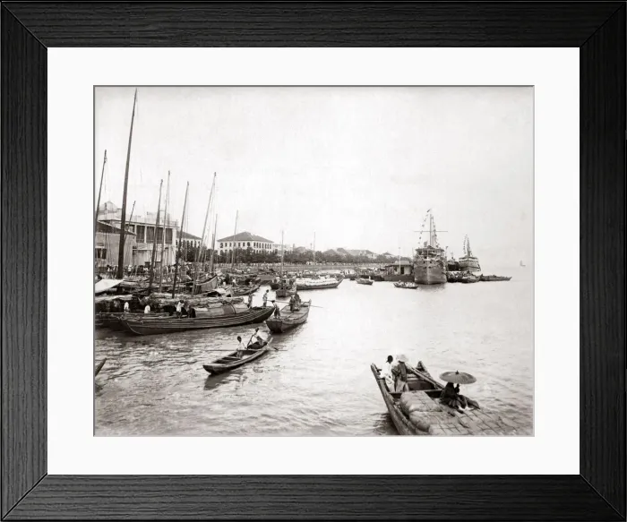 Framed Print : Ships on the wharves at Hankow, China circa 1890s. Date: circa 1890s Framed Print : Ships on the wharves at Hankow, China circa 1890s. Date: circa 1890s
