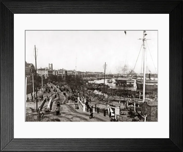 Framed Print : Ships along the Bund, Shanghai, China circa 1890. Date: circa 1890 Framed Print : Ships along the Bund, Shanghai, China circa 1890. Date: circa 1890