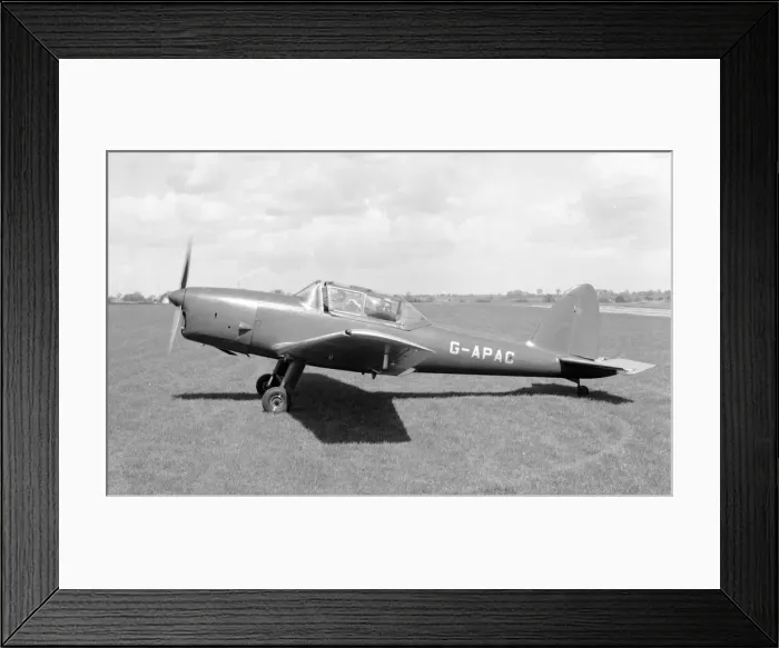 Framed Print : de Havilland Canada DHC-1 Chipmunk G-APAC Framed Print : de Havilland Canada DHC-1 Chipmunk G-APAC
