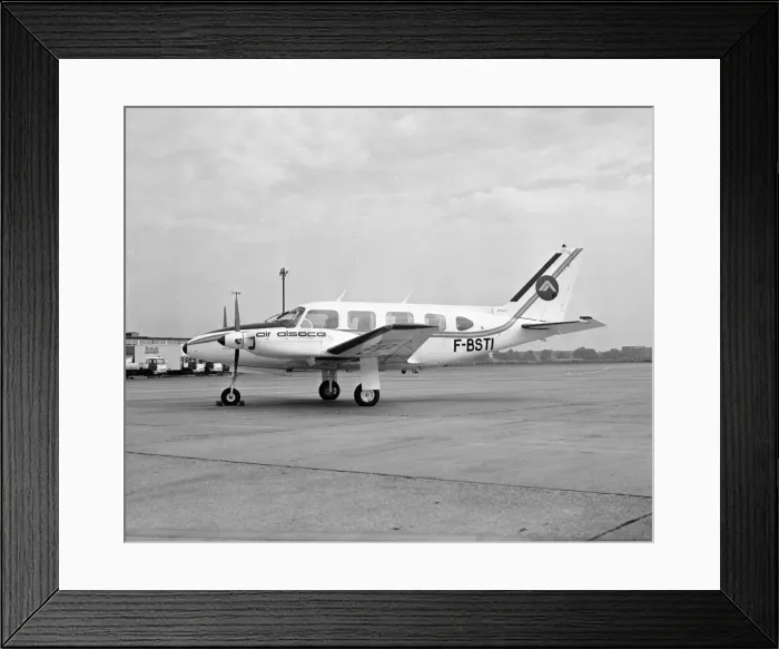 Framed Print : Piper PA-31 Navajo G-BSTI Framed Print : Piper PA-31 Navajo G-BSTI
