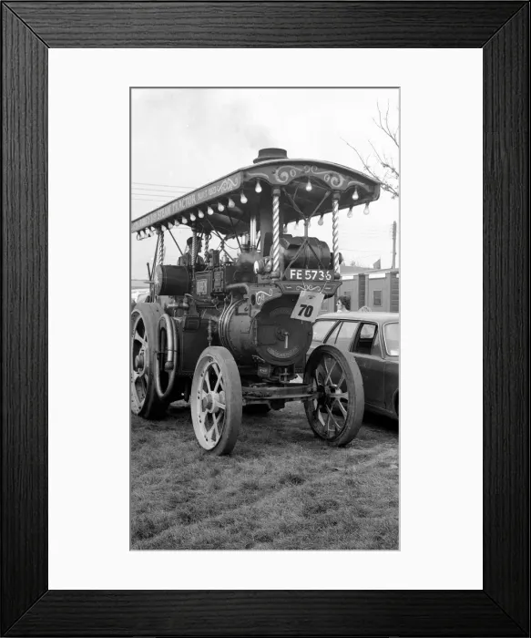 Framed Print : Robey Showmans Tractor 41492 Framed Print : Robey Showmans Tractor 41492