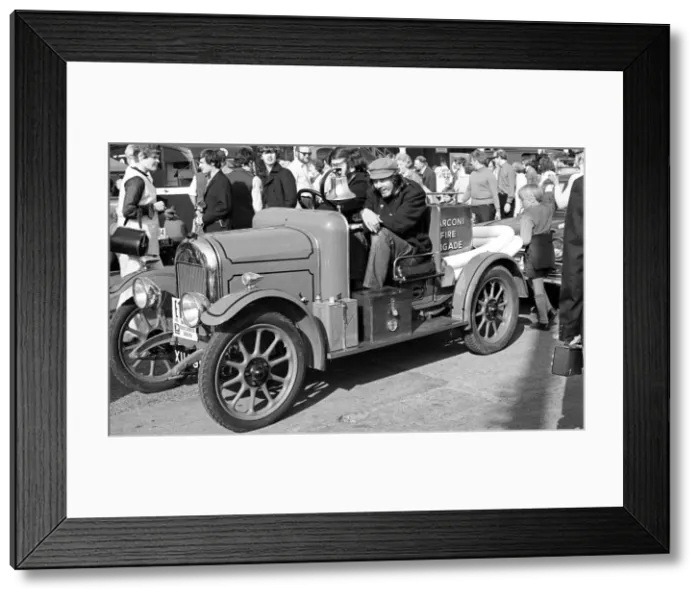 Framed Print : Gwynnes Model 8 Fire Engine XU 9993
