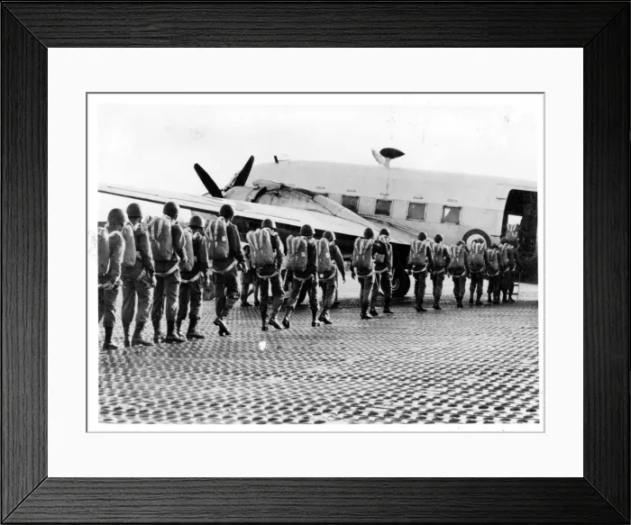 Framed Print : Thai paratroop trainees boarding the jump-ship Framed Print : Thai paratroop trainees boarding the jump-ship