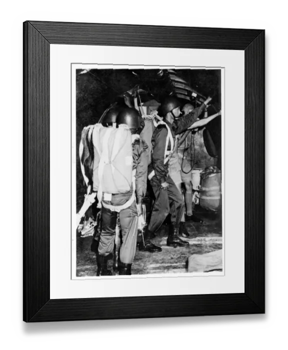 Framed Print : Thai paratroop trainees preparing to jump Framed Print : Thai paratroop trainees preparing to jump