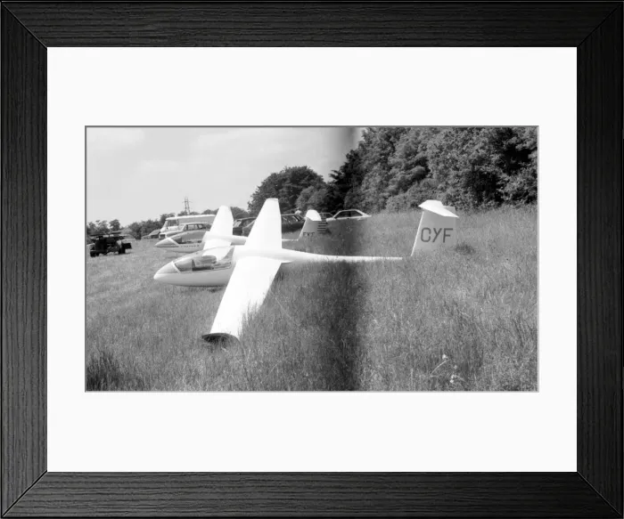 Framed Print : Schempp-Hirth Standard Cirrus CYF Framed Print : Schempp-Hirth Standard Cirrus CYF