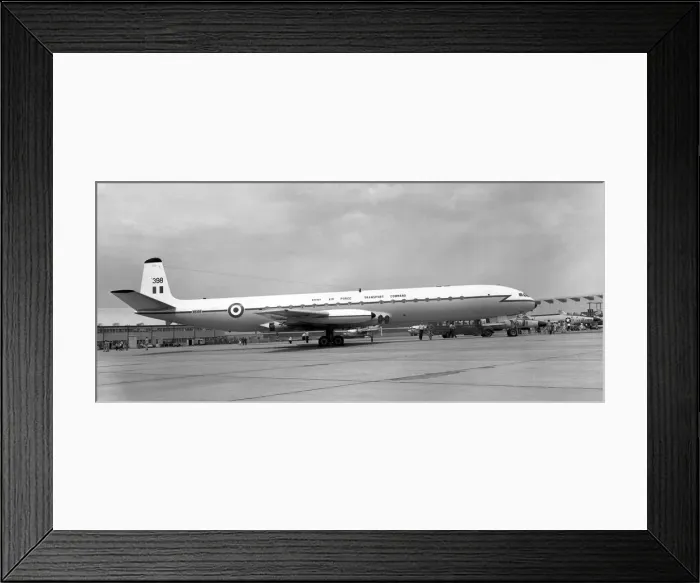 Framed Print : Royal Air Force - de Havilland DH. 106 Comet C. 4 XR398