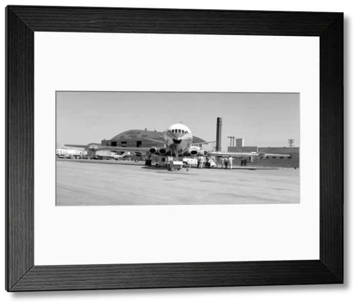 Framed Print : de Havilland DH. 106 Comet 4C Framed Print : de Havilland DH. 106 Comet 4C