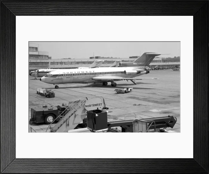 Framed Print : Boeing 727 N490US Framed Print : Boeing 727 N490US