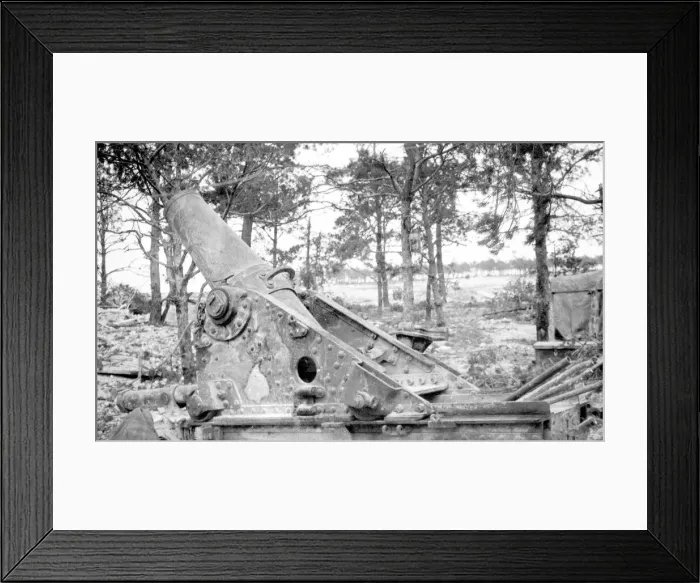 Framed Print : Mortier de 270 mm modele 1885 artillery piece Framed Print : Mortier de 270 mm modele 1885 artillery piece