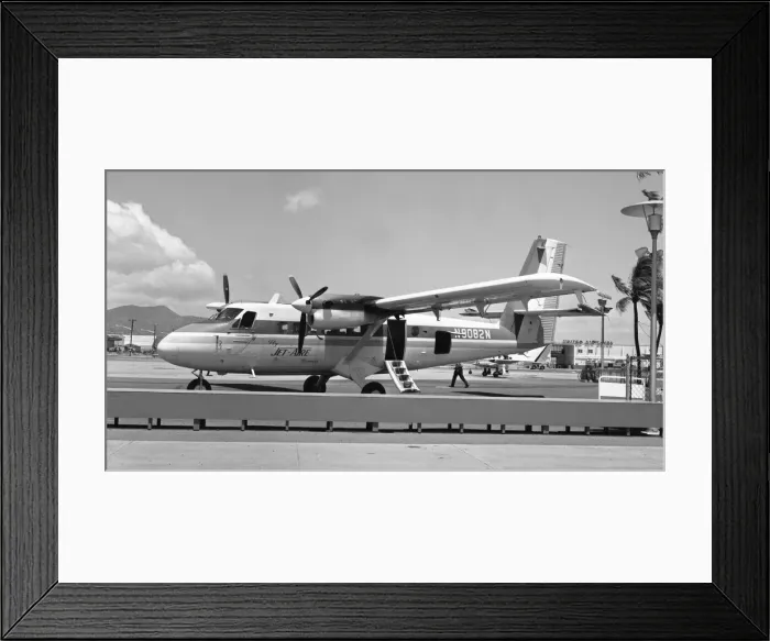Framed Print : de Havilland Canada DHC-6 Twin Otter N8082N Framed Print : de Havilland Canada DHC-6 Twin Otter N8082N