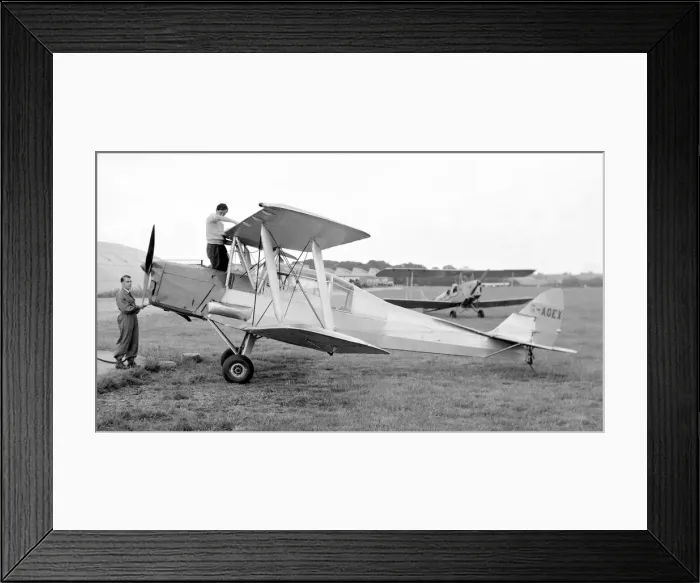 Framed Print : Thruxton Jackaroo G-AOEX Framed Print : Thruxton Jackaroo G-AOEX