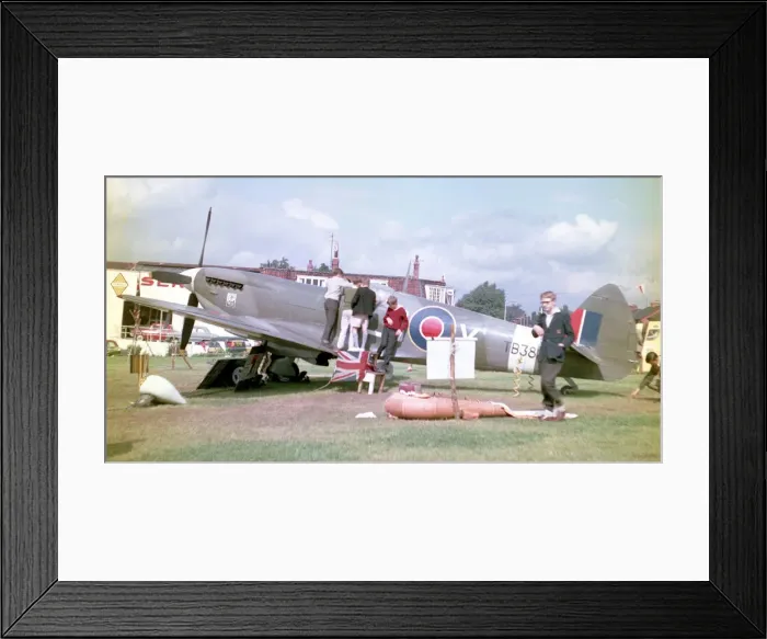 Framed Print : Supermarine Spitfire LF. XVIe TB382 Framed Print : Supermarine Spitfire LF. XVIe TB382