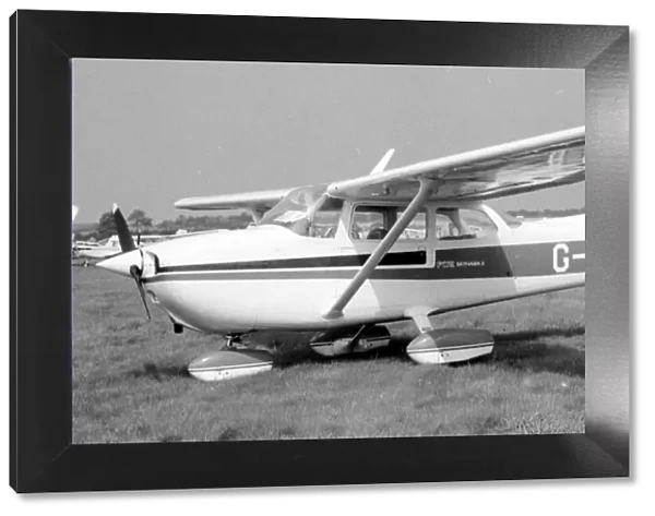 Reims-Cessna F172N Skyhawk II G-BEWR