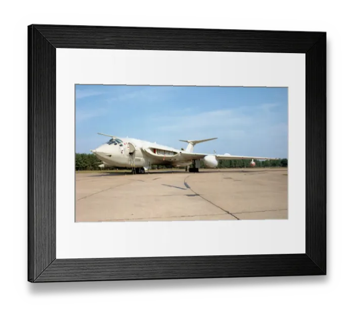 Framed Print : Handley Page Victor K. 2 XL164 Framed Print : Handley Page Victor K. 2 XL164