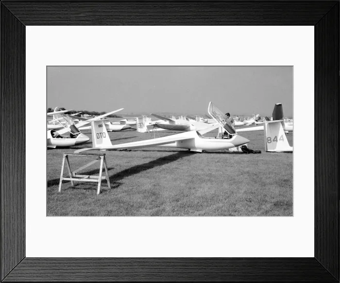 Framed Print : Schleicher ASW20 DTQ Framed Print : Schleicher ASW20 DTQ