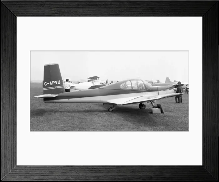 Framed Print : Orlican L-40 Meta-Sokol G-APVU Framed Print : Orlican L-40 Meta-Sokol G-APVU