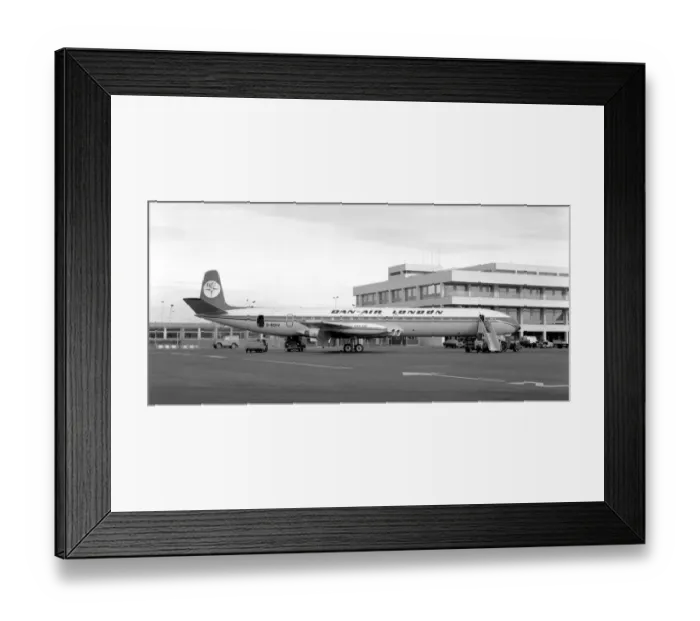 Framed Print : de Havilland DH. 106 Comet 4C G-BDIV Framed Print : de Havilland DH. 106 Comet 4C G-BDIV