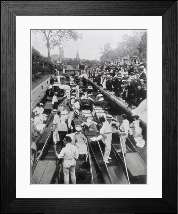 Framed Print : BOULTERs LOCK - on Ascot Sunday, when this was the fashionable place to be Framed Print : BOULTERs LOCK - on Ascot Sunday, when this was the fashionable place to be