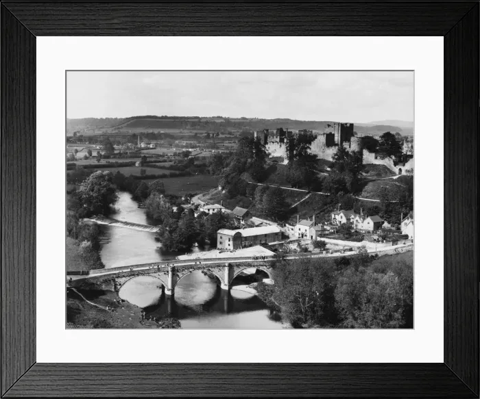 Framed Print : VIEW OF LUDLOW CASTLE Framed Print : VIEW OF LUDLOW CASTLE