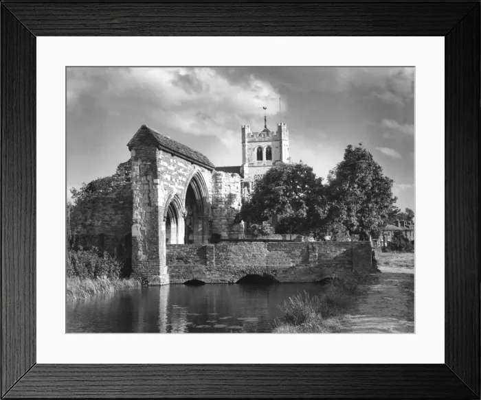Framed Print : WALTHAM ABBEY CHURCH Framed Print : WALTHAM ABBEY CHURCH