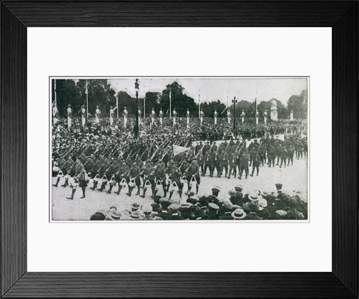Framed Print : Peace Parade in London, to celebrate the end of World War One Framed Print : Peace Parade in London, to celebrate the end of World War One