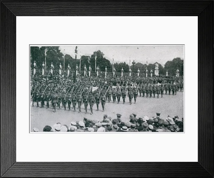Framed Print : Peace Parade in London, to celebrate the end of World War One Framed Print : Peace Parade in London, to celebrate the end of World War One