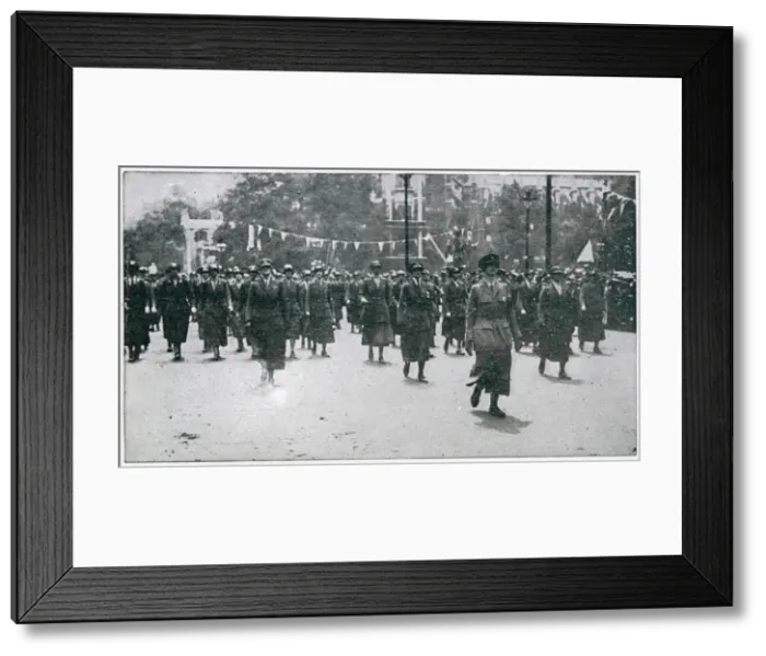 Framed Print : Peace Day Celebrations, to celebrate the end of World War One Framed Print : Peace Day Celebrations, to celebrate the end of World War One