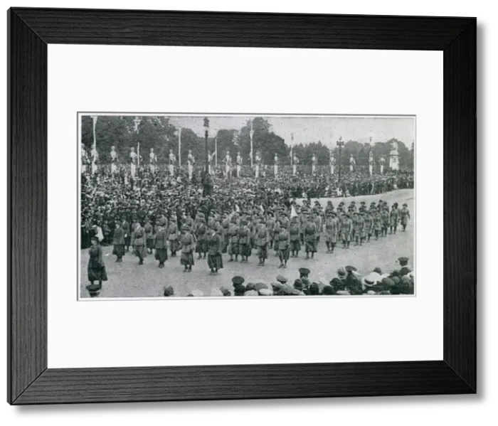 Framed Print : Peace Day Celebrations, to celebrate the end of World War One Framed Print : Peace Day Celebrations, to celebrate the end of World War One