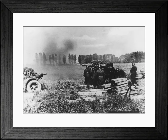 Framed Print : German artillery WWII