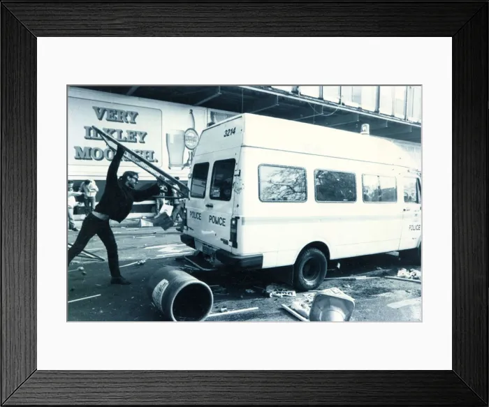 Framed Print : Poll Tax demonstrator and Met Police van, Central London Framed Print : Poll Tax demonstrator and Met Police van, Central London