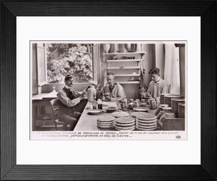 Framed Print : Manufacturing Sevres porcelain Framed Print : Manufacturing Sevres porcelain