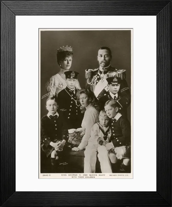 Framed Print : King George V, Queen Mary and their Children Framed Print : King George V, Queen Mary and their Children