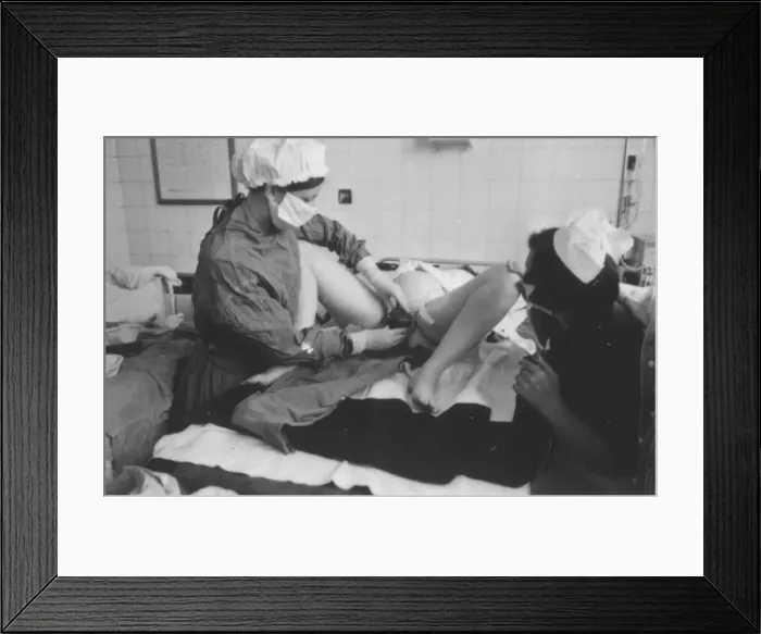 Framed Print : Birth of a baby, Rochford General Hospital, Essex Framed Print : Birth of a baby, Rochford General Hospital, Essex