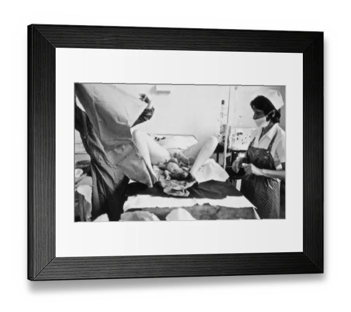Framed Print : Birth of a baby, Rochford General Hospital, Essex