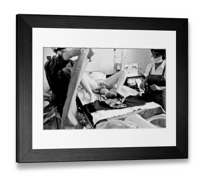 Framed Print : Birth of a baby, Rochford General Hospital, Essex Framed Print : Birth of a baby, Rochford General Hospital, Essex