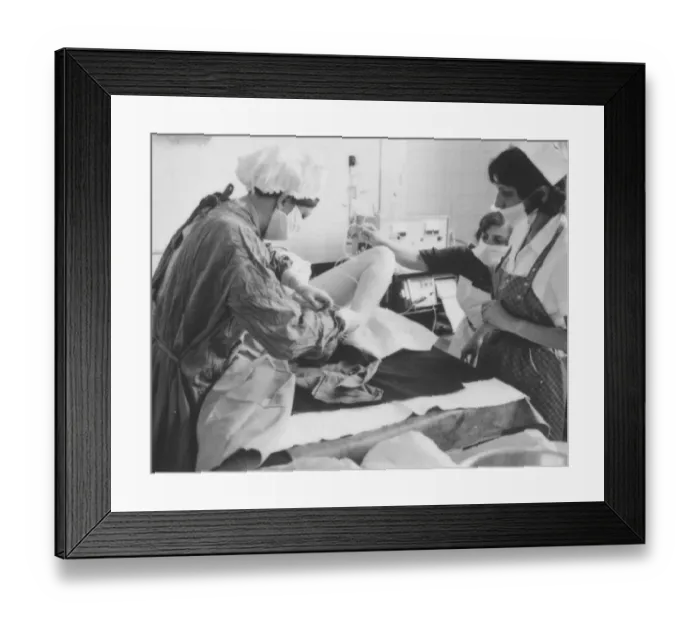 Framed Print : Birth of a baby, Rochford General Hospital, Essex Framed Print : Birth of a baby, Rochford General Hospital, Essex