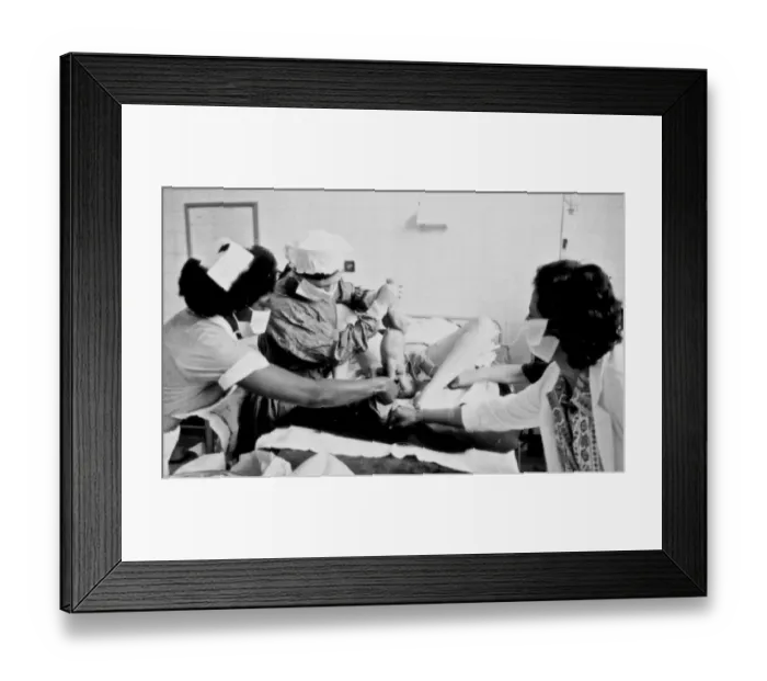 Framed Print : Birth of a baby, Rochford General Hospital, Essex Framed Print : Birth of a baby, Rochford General Hospital, Essex