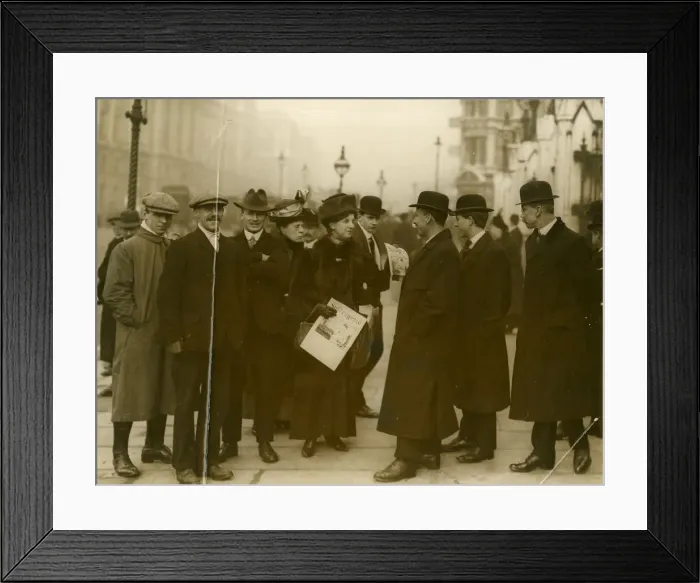 Framed Print : Suffragettes talking to men Framed Print : Suffragettes talking to men